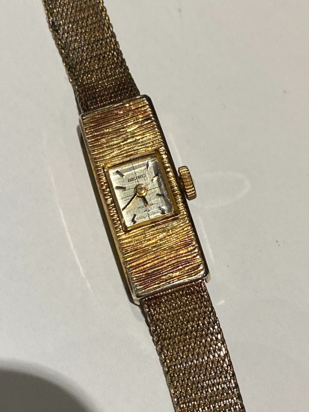 vintage seiko women's watch gold toned 17 jewels 1520-3350 manual wind working